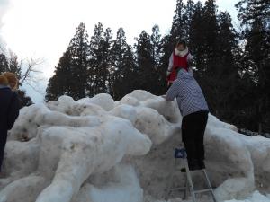 雪像づくり3