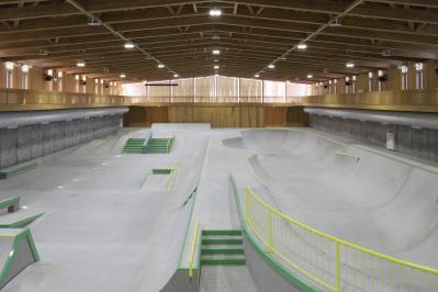 村上市スケートパークアリーナ