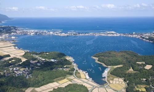 加茂湖