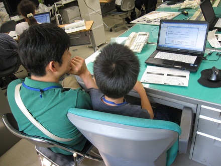 二人で一緒に自分の家の省エネの状況を入力の画像