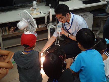 消費電力を測定・比較実験の様子