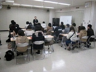 所全体について説明しているところ