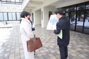 寄居中学校で説明
