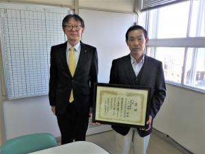 （右）役員の宇川修一様　（左）田中副部長