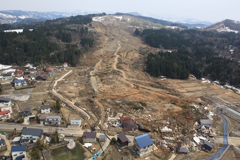 融雪後の状況（4月20日）応急対策のみ完了の画像