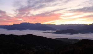 魚沼スカイラインより雲海を望む画像