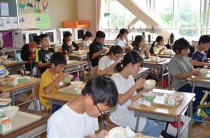 学校給食1