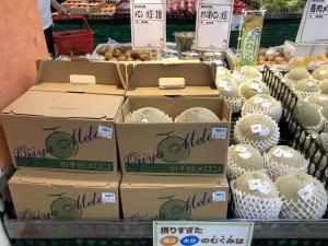 小千谷メロンの販売の様子