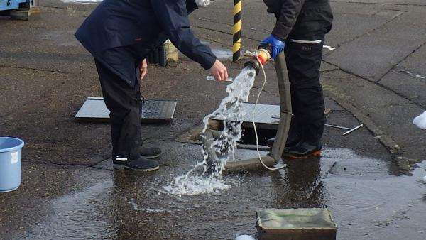 水質検査の様子