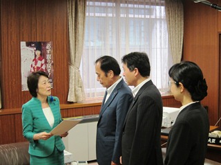 山谷大臣への要望の様子の画像