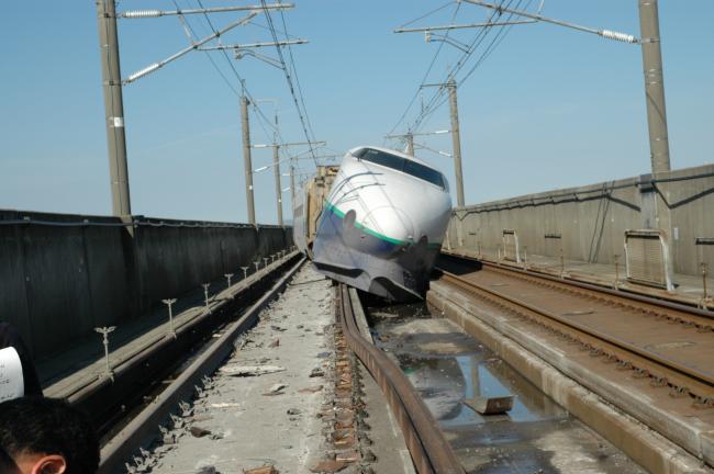 脱線した上越新幹線の車両（写真提供：長岡市）
