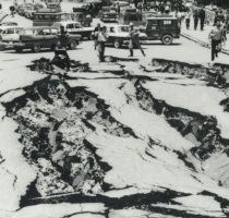 新潟地震210×200