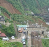 段丘斜面の地すべり（柏崎市青海川）