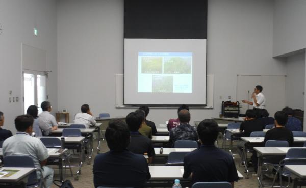 カメムシ防除研修会の様子