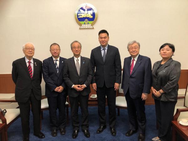 モンゴル国外務省アジア局エンフバータル次長との会談