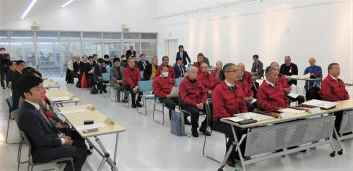 会場