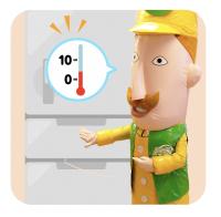 冷蔵庫を閉めるレルヒさん