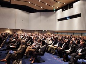 藻谷氏の講演に熱心に耳を傾けている来場者の画像