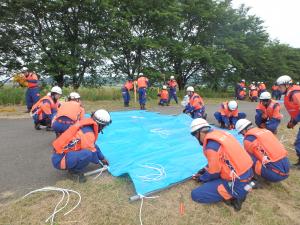 令和７年度訓練の様子（シート張工）