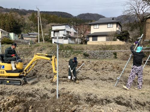 なし棚自作中