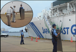 船舶に対する警戒 （新潟中央署・新潟県港湾事務所）
