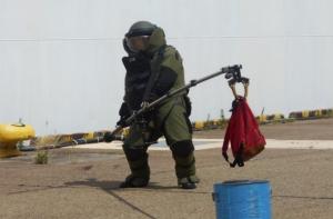 所持品検査・爆発物処理 ​(東京税関新潟税関支署・県警警備部機動隊）
