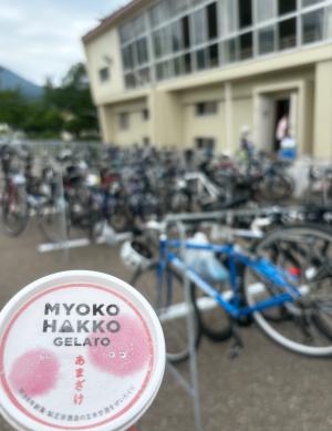 ③