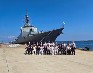 護衛艦みょうこうが直江津港に入港した際の様子です。