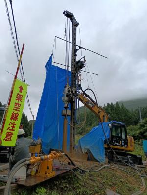 (国)353号、女谷　さく井工事の掘削状況写真