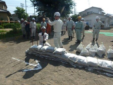 鋼杭打ち込み作業の画像