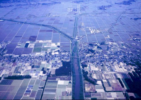 落掘川(手前)と舟戸川(左奥)、見透川(奥)〔流向:奥から手前〕の画像