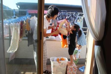 最優秀賞　「休日の朝はみんなでおせんたく」　阿部　渚様の画像