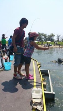 「パパと魚釣り」　笠原　ゆかり様の画像