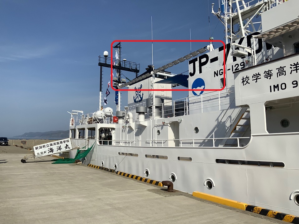 LED化されたイカ釣用集魚灯 の画像