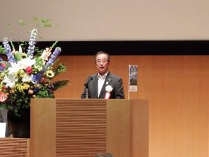 開会挨拶を行う花角 英世新潟県知事の画像