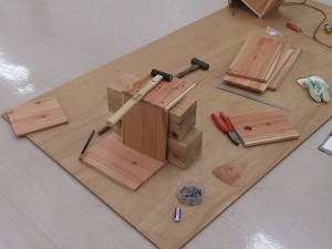巣箱作りの画像