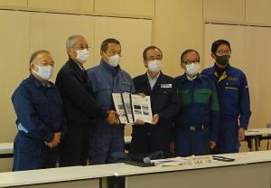 要望書を手交