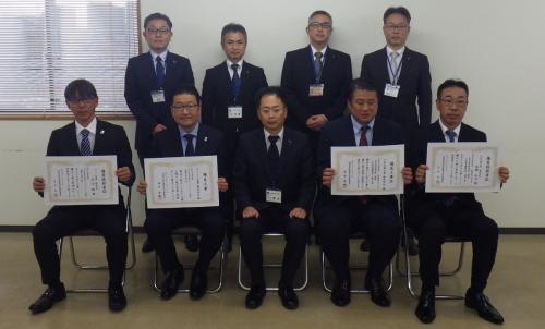 受賞者の写真(小千谷維持管理事務所集合写真)　　