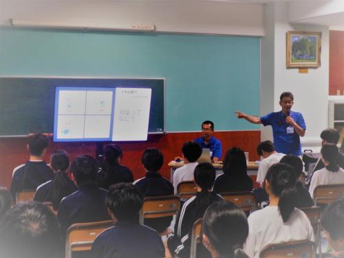 測量設計業協会の説明（片貝中学校）