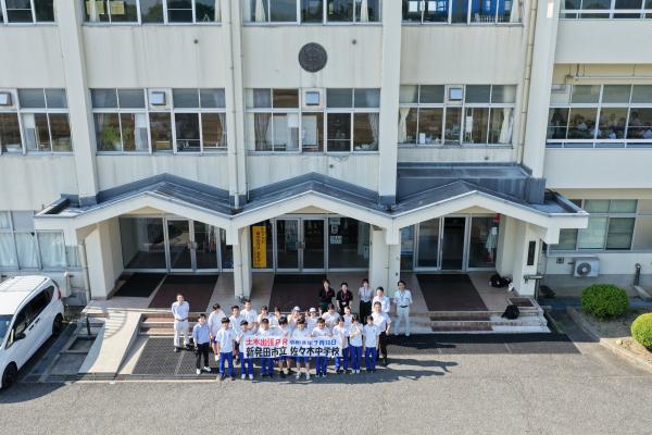 集合写真(新発田市立佐々木中学校2年生のみなさん)